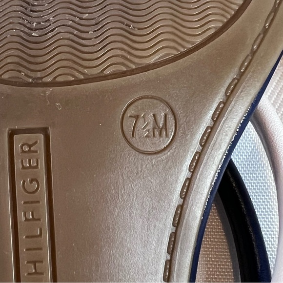 Tommy Hilfiger Women's Multicolor Strappy Sandals - Picture 6 of 9